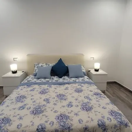 Casa Rosetta Lipari بيت للعطل